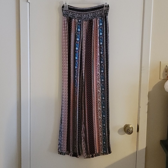 Wide bottom leg pants - Picture 1 of 1